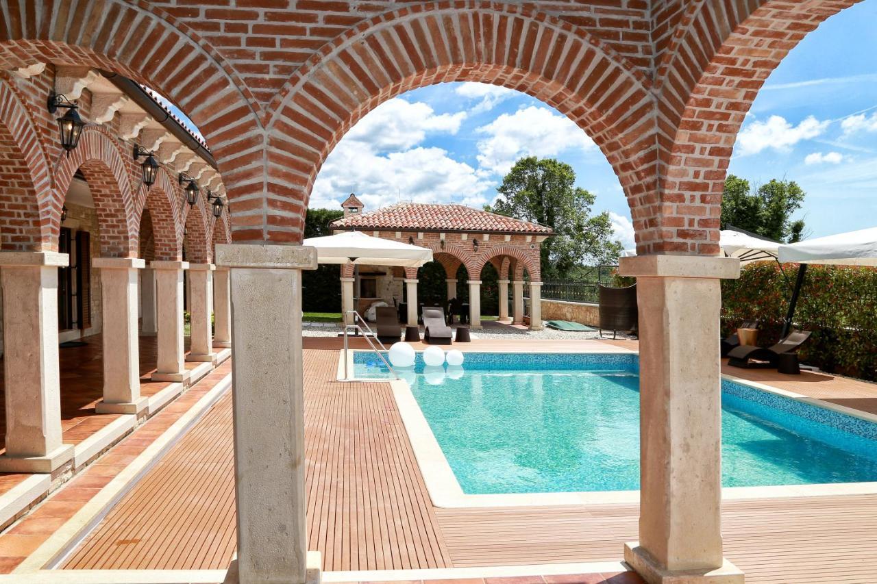Villa Carolus-Luxurious Istrian Villa Barat  Extérieur photo