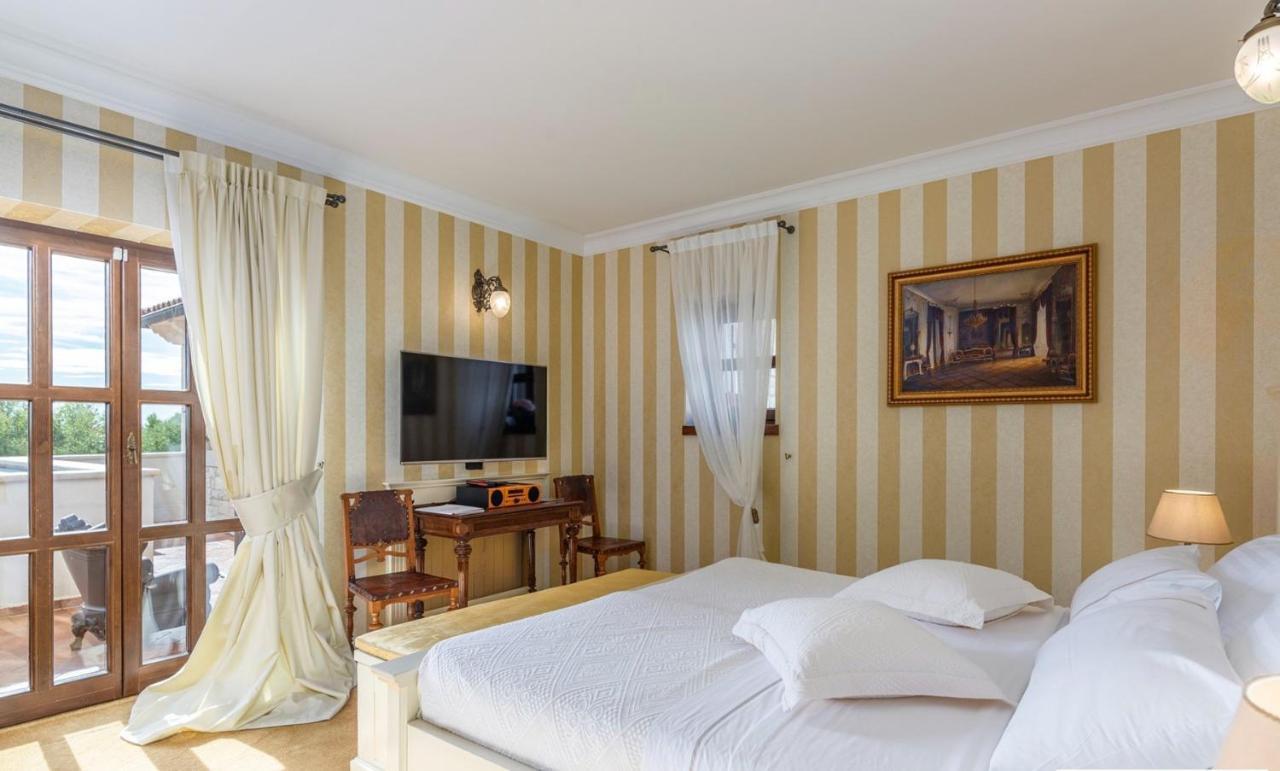 Villa Carolus-Luxurious Istrian Villa Barat  Extérieur photo